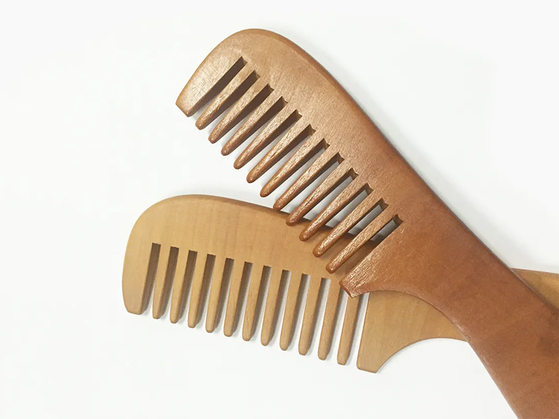 Mini peigne en bambou à dents larges en bois