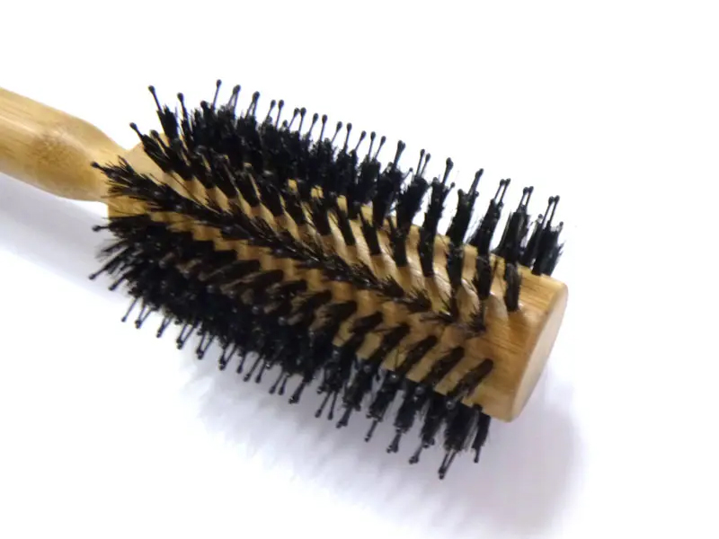 Brosse coiffante ronde en poils de sanglier en bambou