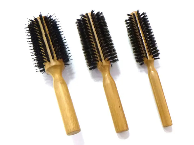 Brosse coiffante ronde en poils de sanglier en bambou