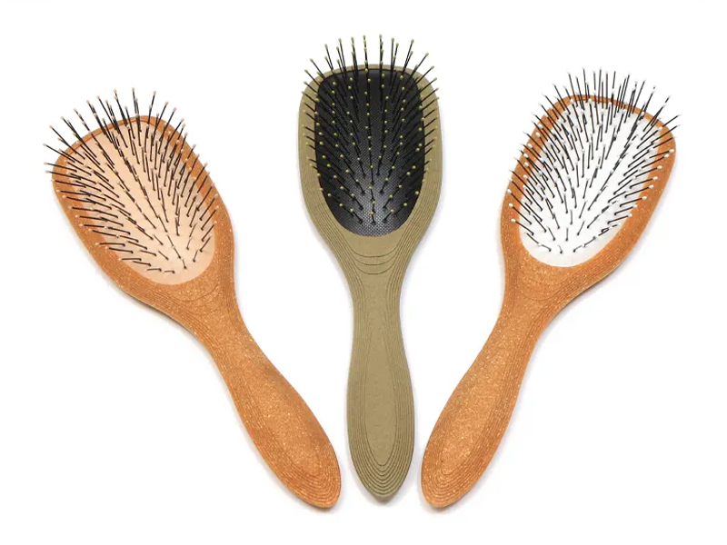 Quelles sont les principales caractéristiques à rechercher dans une brosse à cheveux de massage ?