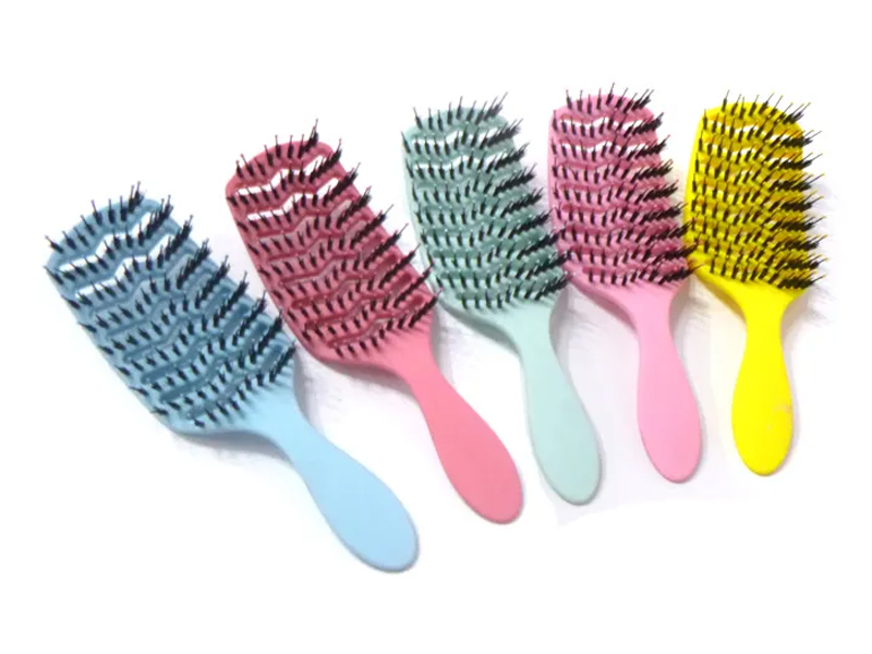 Brosse à cheveux démêlante avec poils