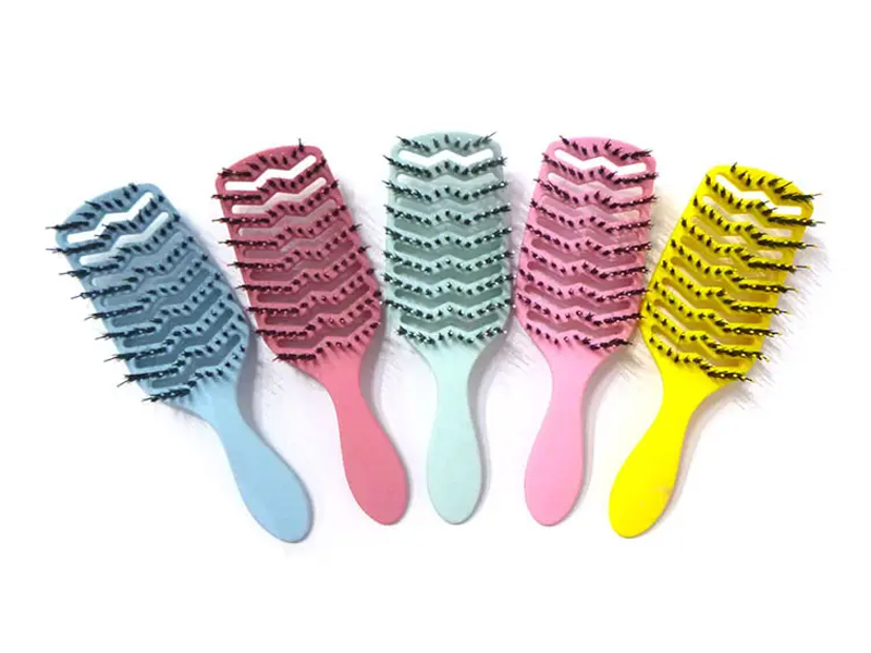 Brosse à cheveux démêlante avec poils