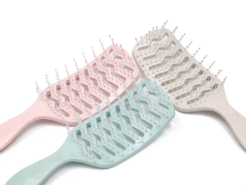 Brosse à cheveux démêlante incurvée Color Massage