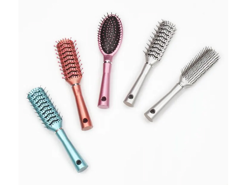 Divers ensemble de brosses à cheveux en plastique fantaisie