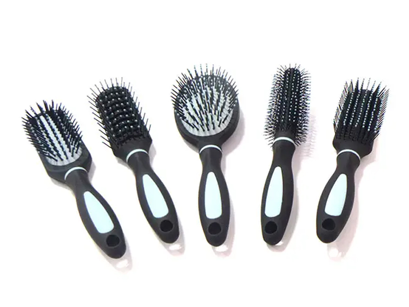 Ensemble de brosses à cheveux en plastique avec revêtement en caoutchouc