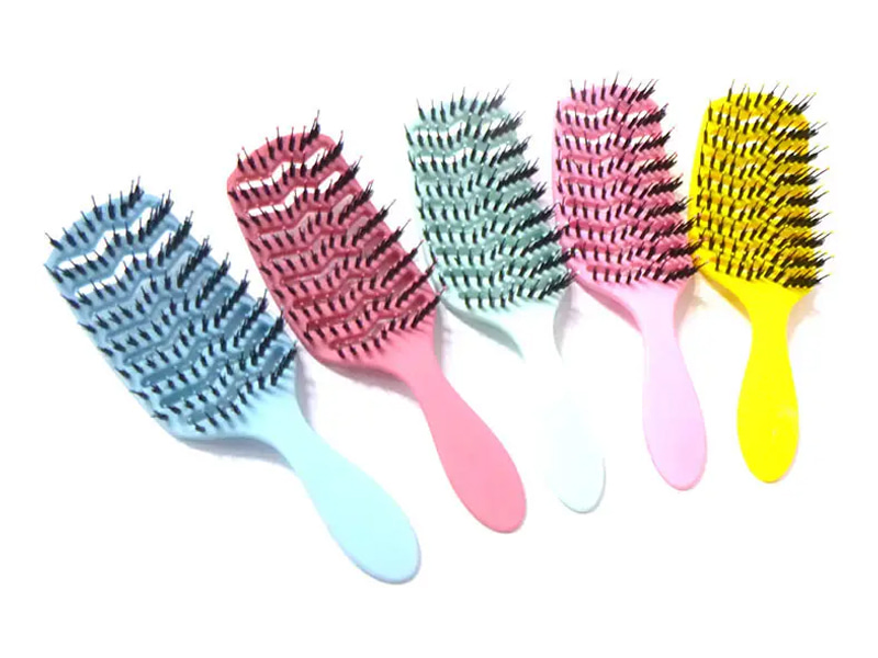 Brosse d'extension de cheveux à palette d'aération incurvée