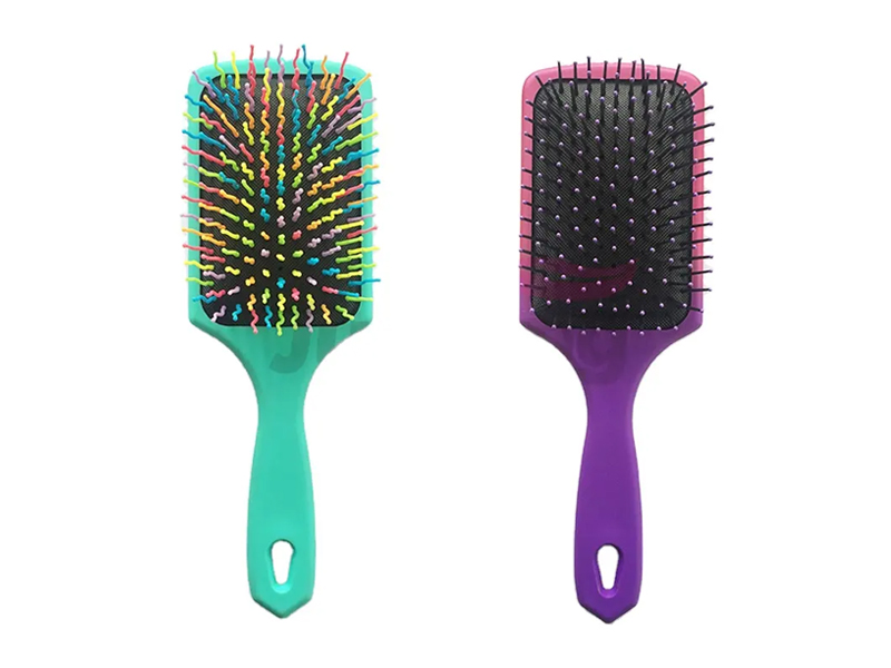 Brosse à cheveux démêlante à palette