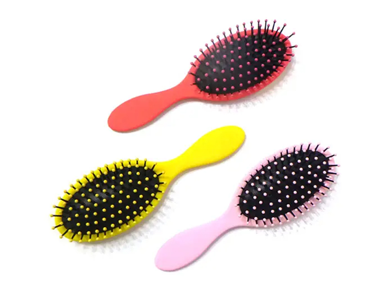 Brosse à cheveux démêlante humide
