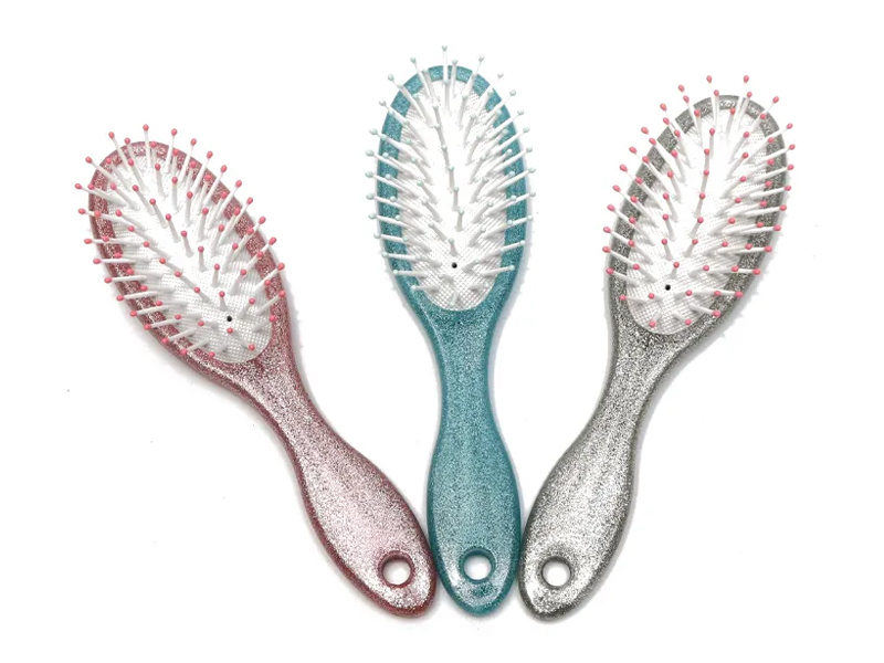 Petite brosse de massage en plastique pour bébé 2022
