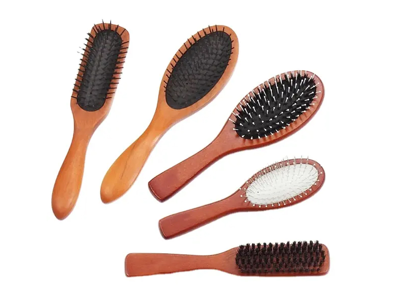 Brosse à cheveux avec épingles à coussin en bois