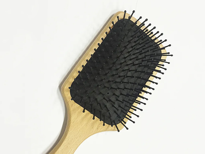 Brosse à cheveux en bois et en bambou BSCI