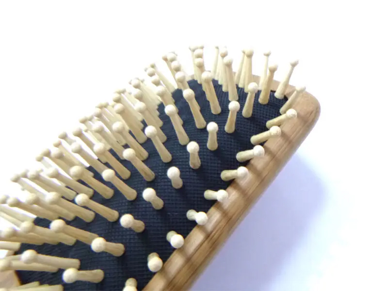 Brosse à cheveux démêlante en bambou