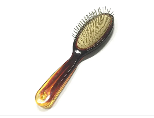 Une brosse à cheveux démêlante est-elle bonne pour les cheveux et le cuir chevelu ?