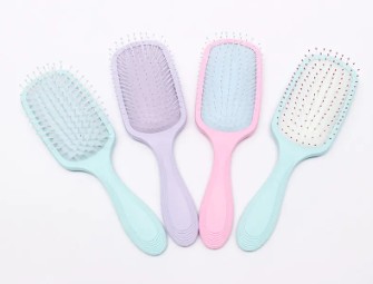 Quelle brosse à cheveux démêlante protège le mieux vos cheveux ?